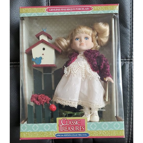 Classic Treasures - Birdhouse and Fence Special Edition Collectible Doll New - Picture 1 of 6